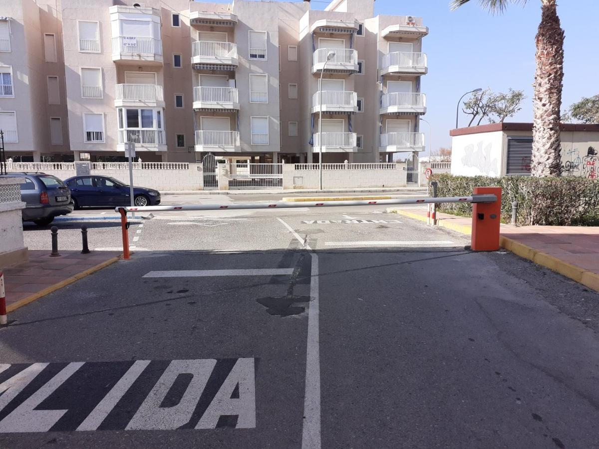 Apartamento Santa Pola, En Playa Del Tamarit Con Piscina. Buitenkant foto
