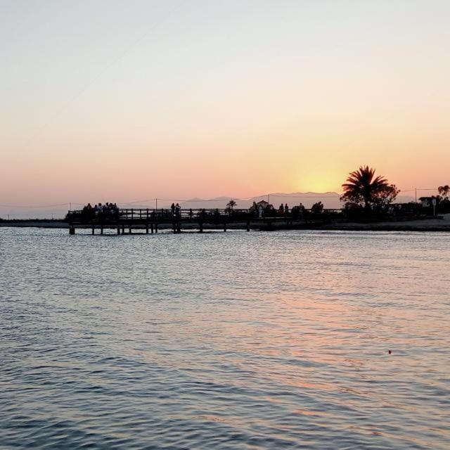 Apartamento Santa Pola, En Playa Del Tamarit Con Piscina. Buitenkant foto